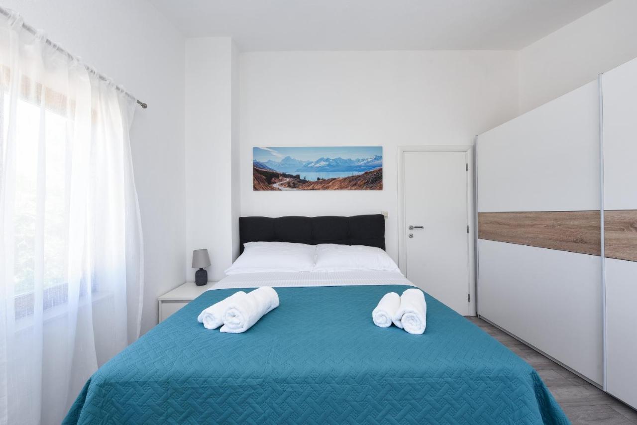 Apartman Magas With Private Pool Vinjerac Exterior photo